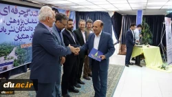 آیین تجلیل از استان های برتر در دو بخش برگزاری مراسم استانی و برپایی غرفه نمایشگاه با حضور دکتر طاهری نیا معاون پژوهش و فناوری دانشگاه فرهنگیان با اهدای لوح تقدیر و تندیس یاد بودتجلیل به عمل آمدیل از برگزیدگان نکوداشت یکصد سال تربیت معلم در ایران در دانشگ