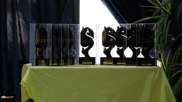 آیین تجلیل از استان های برتر در دو بخش برگزاری مراسم استانی و برپایی غرفه نمایشگاه با حضور دکتر طاهری نیا معاون پژوهش و فناوری دانشگاه فرهنگیان با اهدای لوح تقدیر و تندیس یاد بودتجلیل به عمل آمدیل از برگزیدگان نکوداشت یکصد سال تربیت معلم در ایران در دانشگ