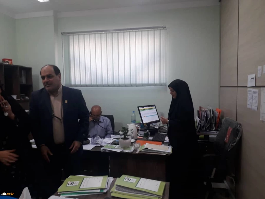 مراسم تقدیر و تکریم از کارکنان دانشگاه فرهنگیان فارس توسط جناب آقای دکتر افلاکی فرد بمناسبت هفته دولت و روز کارمند 9