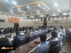 دکتر احد زاده در نشست تخصصی عوامل اجرایی مصاحبه دانشجویان ورودی 98  دانشگاه فرهنگیان گیلان  :ما می توانیم یک مهندس ، یک پزشک و یا یک تکنسین وارداتی داشته باشیم اما هیچگاه نمی توانیم معلم وارداتی داشته باشیم. 4