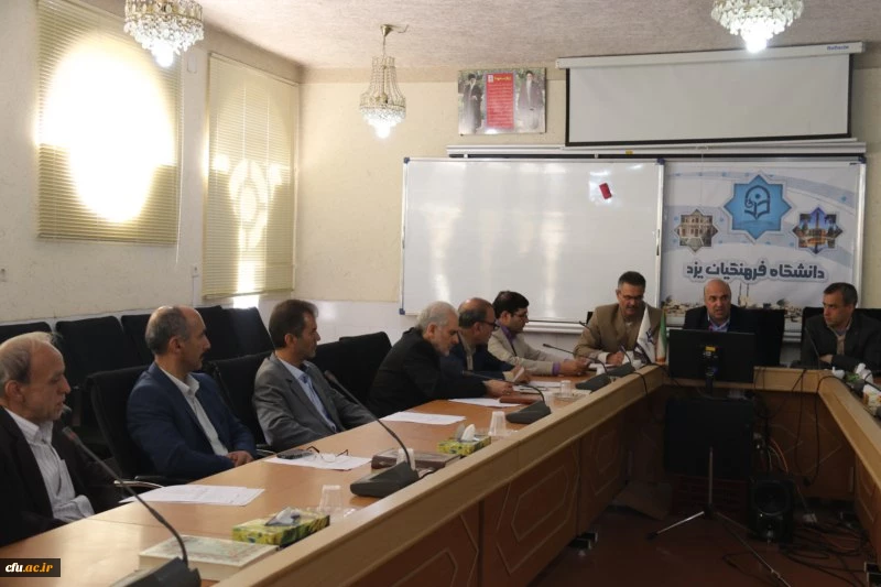 جلسه هماهنگی اعضای گروه های مصاحبه پذیرفته شدگان چند برابر ظرفیت دانشگاه فرهنگیان یزد 8