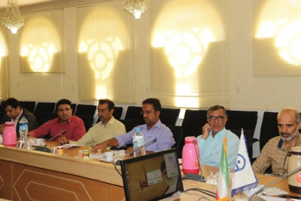 در راستای بیانیه گام دوم انقلاب اسلامی و اجرای منویات و توصیه های مقام معظم رهبری(مدظله العالی)، در دانشگاه فرهنگیان یزد برگزار شد:

دوره بالندگی سبک زندگی اسلامی و مهارت های زندگی
 4