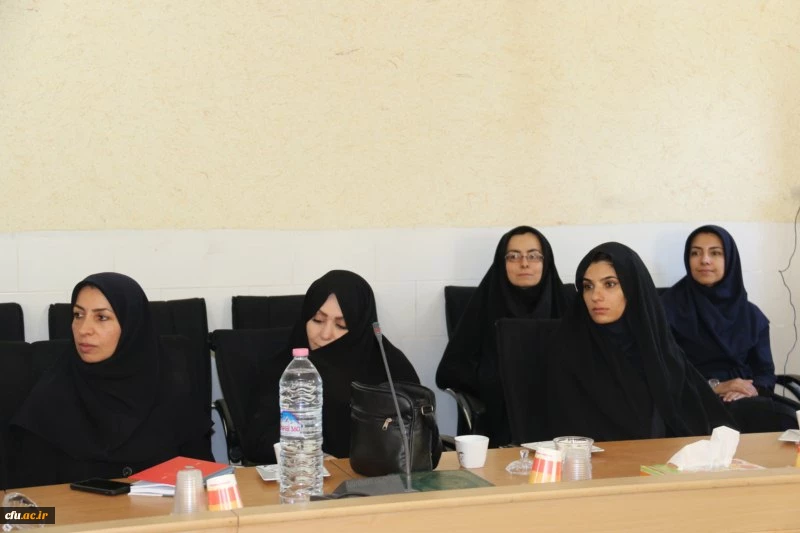 در راستای بیانیه گام دوم انقلاب اسلامی و اجرای منویات و توصیه های مقام معظم رهبری(مدظله العالی)، در دانشگاه فرهنگیان یزد برگزار شد:

دوره بالندگی سبک زندگی اسلامی و مهارت های زندگی
 8