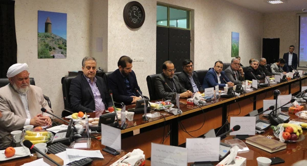 از ظرفیت های عظیم خیرین غافل شده ایم و باید از این ظرفیت های ارزشمند استفاده کنیم
 4