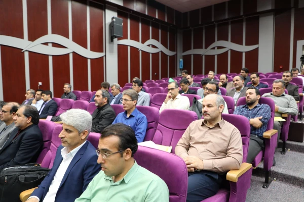 دکتر خنیفر در دوره آموزشی آشنایی مدرسان با نحوه ارایه دروس الکترونیکی 8