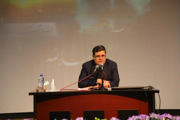 دکتر خنیفر در دوره آموزشی آشنایی مدرسان با نحوه ارایه دروس الکترونیکی 9