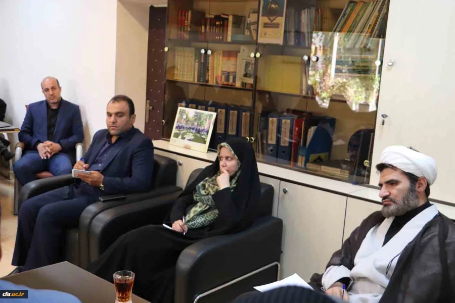 نشست صمیمی سرپرست معاونت فرهنگی و اجتماعی با همکاران حوزه معاونت
 3