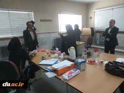 با حضور در پردیس های شهیدان پاک نژاد و حضرت فاطمه الزهرا (س) انجام شد:

بازدید مسئولین دانشگاه فرهنگیان و اداره کل آموزش و پرورش استان از روند برگزاری مصاحبه پذیرفته شدگان چند برابر ظرفیت دانشگاه فرهنگیان یزد
 16