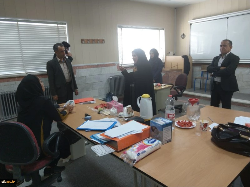 با حضور در پردیس های شهیدان پاک نژاد و حضرت فاطمه الزهرا (س) انجام شد:

بازدید مسئولین دانشگاه فرهنگیان و اداره کل آموزش و پرورش استان از روند برگزاری مصاحبه پذیرفته شدگان چند برابر ظرفیت دانشگاه فرهنگیان یزد
 16