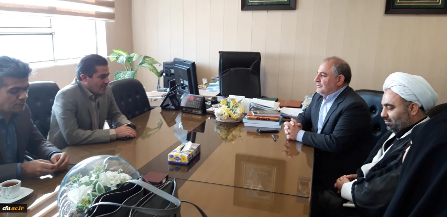 دکتر حمیدرضا مشهدی سرپرست جدید مدیریت امور پردیس های دانشگاه فرهنگیان استان قزوین به همراه هیئت رئیسه دانشگاه با مدیرکل آموزش وپرورش استان قزوین دیدار وگفتگو کردند. 3