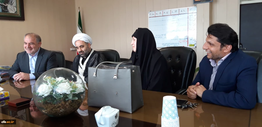 دکتر حمیدرضا مشهدی سرپرست جدید مدیریت امور پردیس های دانشگاه فرهنگیان استان قزوین به همراه هیئت رئیسه دانشگاه با مدیرکل آموزش وپرورش استان قزوین دیدار وگفتگو کردند. 7