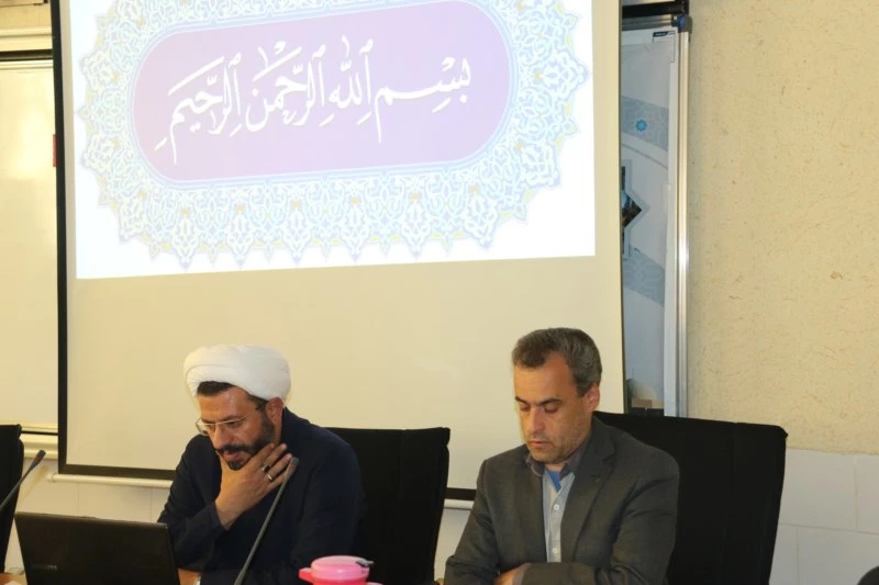 در راستای بیانیه گام دوم انقلاب اسلامی، در دانشگاه فرهنگیان یزد برگزار شد:

دوره بالندگی الزامات، چالش ها و قابلیت های شبکه های اجتماعی و کاربرد آن در آموزش
 5