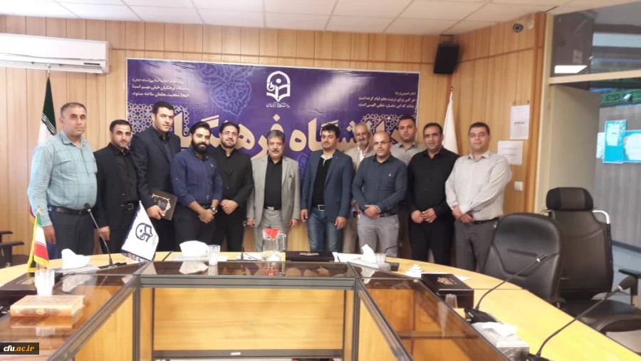 در نشست ضمیمی با نیروهای نقلیه از خدمات آنان تجلیل شد.  2