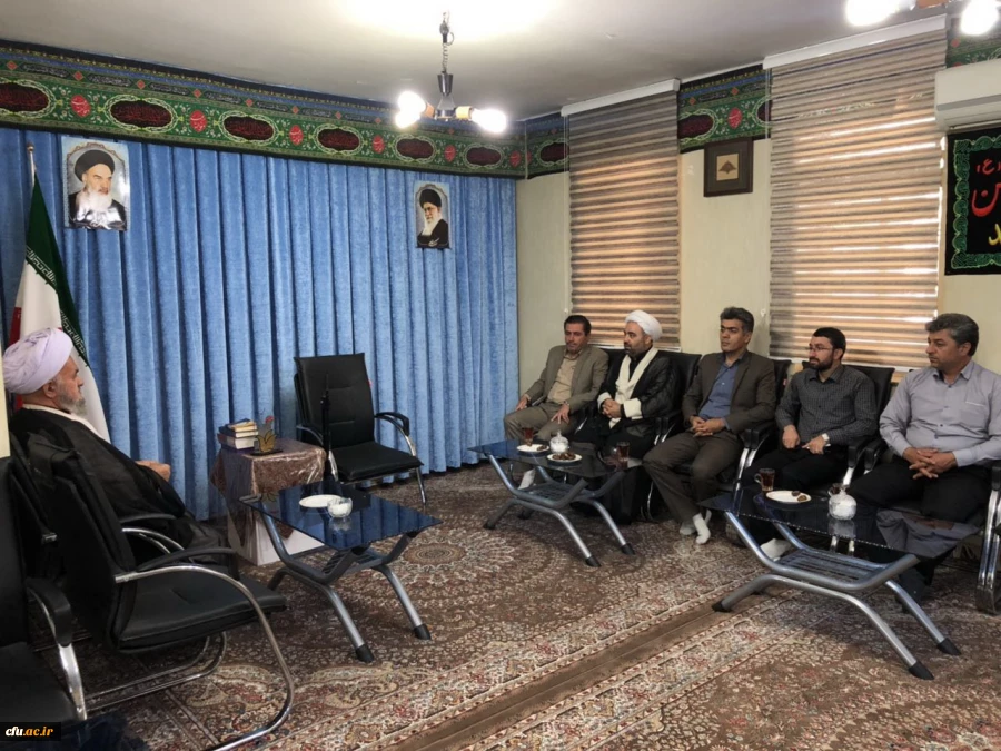 دکتر حمیدرضا مشهدی سرپرست جدید مدیریت امور پردیس های دانشگاه فرهنگیان استان قزوین با آیت الله اسلامی نماینده مردم استان قزوین در مجلس خبرگان رهبری وامام جمعه تاکستان دیدار وگفتگو کرد. 4