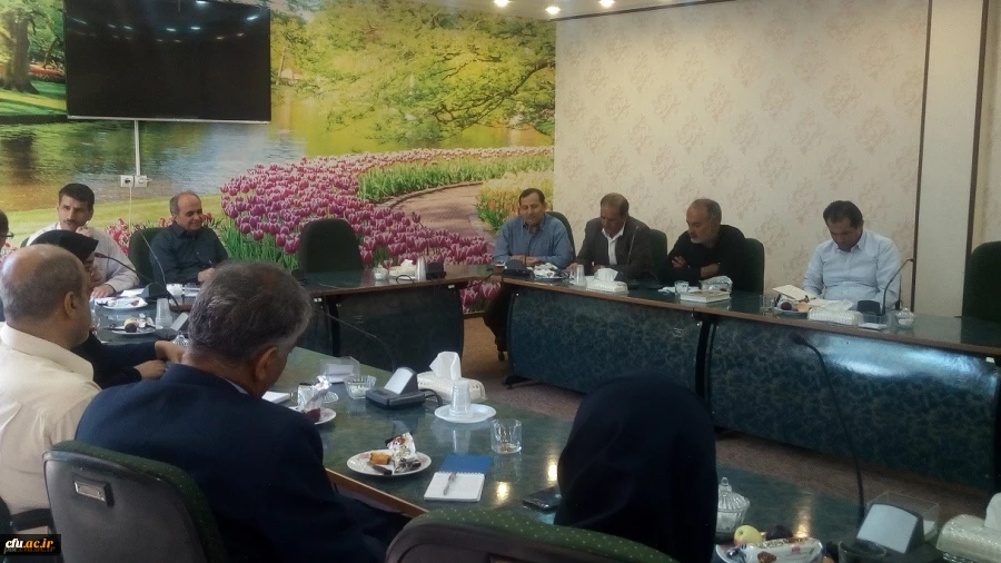 نشست مدیران گروه های آموزشی  و مسئولین انجمن های علمی معلمان استان اصفهان