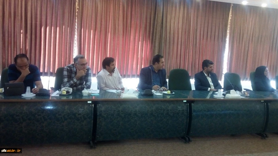 نشست مدیران گروه های آموزشی  و مسئولین انجمن های علمی معلمان استان اصفهان