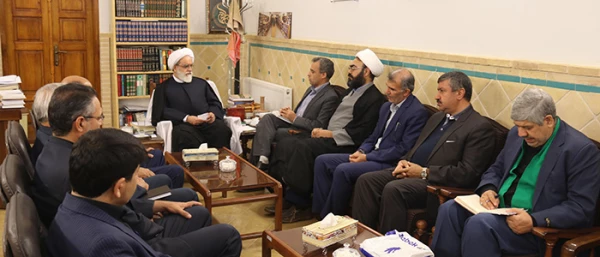 دیدار اعضای بنیاد خیرین حامی دانشگاه فرهنگیان یزد با امام جمعه موقت یزد
 2