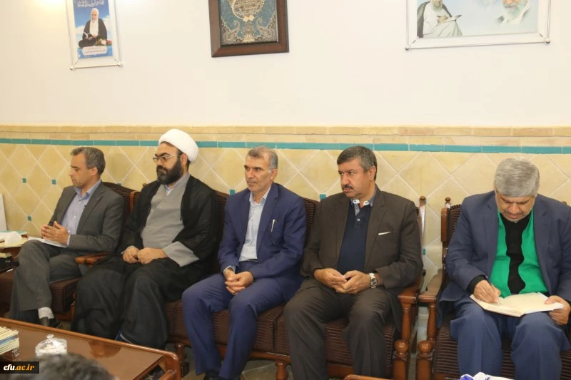 دیدار اعضای بنیاد خیرین حامی دانشگاه فرهنگیان یزد با امام جمعه موقت یزد
 5