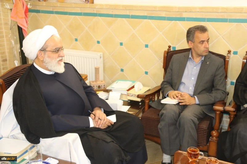 دیدار اعضای بنیاد خیرین حامی دانشگاه فرهنگیان یزد با امام جمعه موقت یزد
 9