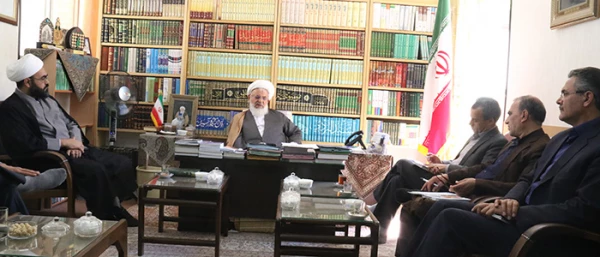 در آستانه شروع سال تحصیلی جدید برگزار شد:

دیدار هیأت رئیسه دانشگاه فرهنگیان یزد با نماینده ولی فقیه و امام جمعه یزد 2