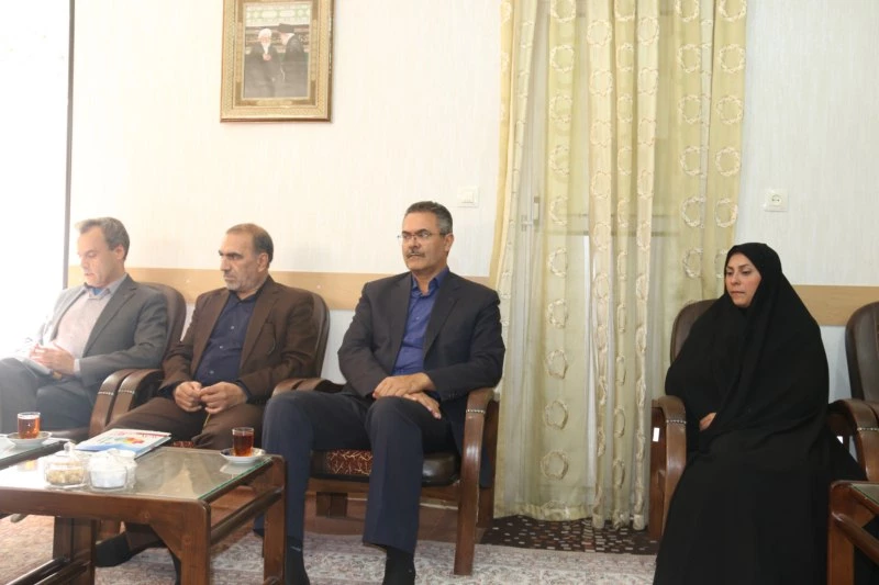 در آستانه شروع سال تحصیلی جدید برگزار شد:

دیدار هیأت رئیسه دانشگاه فرهنگیان یزد با نماینده ولی فقیه و امام جمعه یزد 4