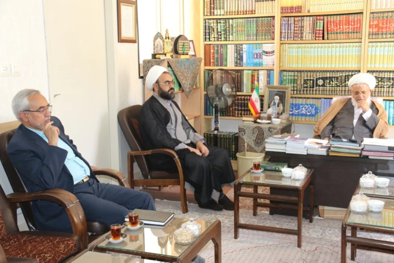 در آستانه شروع سال تحصیلی جدید برگزار شد:

دیدار هیأت رئیسه دانشگاه فرهنگیان یزد با نماینده ولی فقیه و امام جمعه یزد 6