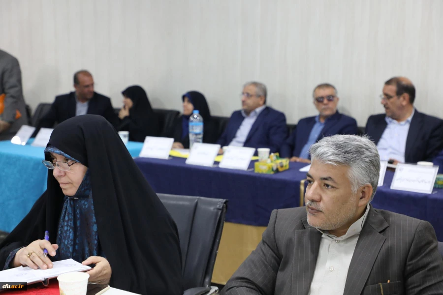 تاکید بر اهتمام در اجرایی شدن طرح 100-31 و افزایش سالیانه  پذیرش دانشجومعلم 
 5