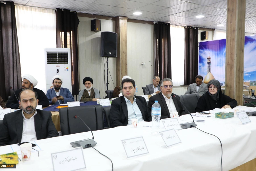 تاکید بر اهتمام در اجرایی شدن طرح 100-31 و افزایش سالیانه  پذیرش دانشجومعلم 
 7