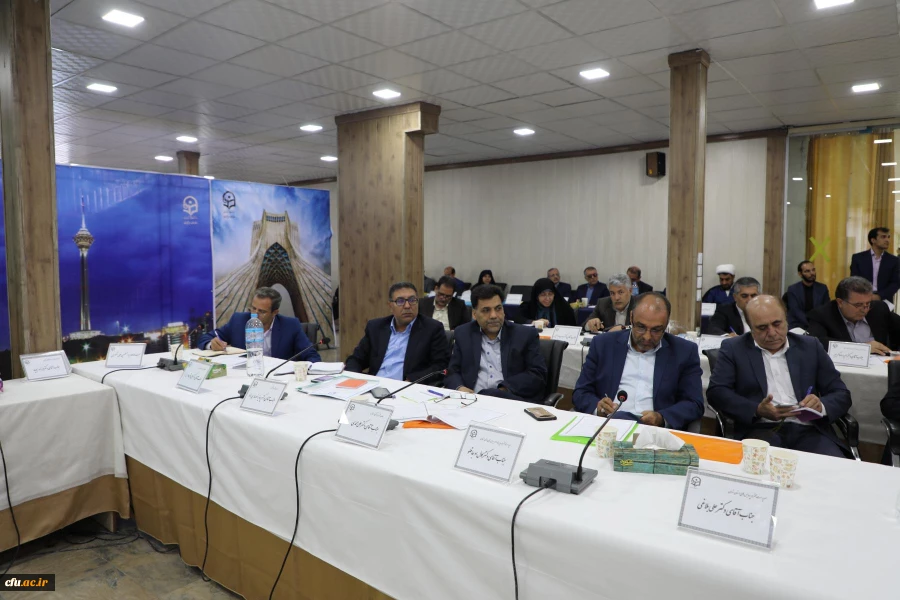 تاکید بر اهتمام در اجرایی شدن طرح 100-31 و افزایش سالیانه  پذیرش دانشجومعلم 
 8