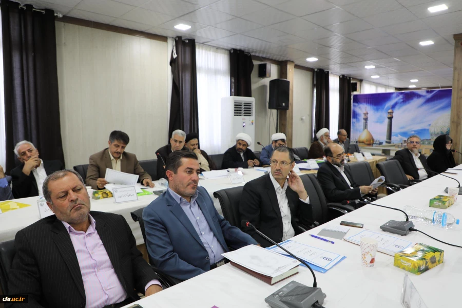 تاکید بر اهتمام در اجرایی شدن طرح 100-31 و افزایش سالیانه  پذیرش دانشجومعلم 
 9