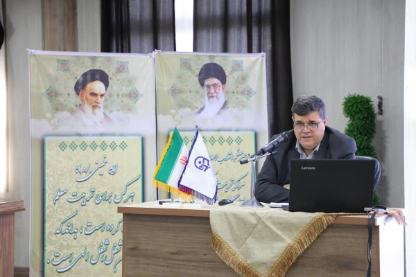 تاکید بر اهتمام در اجرایی شدن طرح 100-31 و افزایش سالیانه  پذیرش دانشجومعلم 
 2