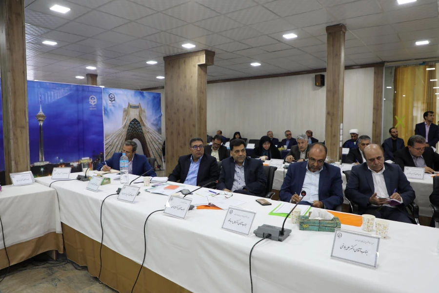 تاکید بر اهتمام در اجرایی شدن طرح 100-31 و افزایش سالیانه  پذیرش دانشجومعلم 
 2