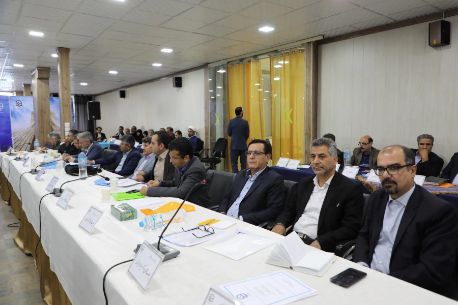 تاکید بر اهتمام در اجرایی شدن طرح 100-31 و افزایش سالیانه  پذیرش دانشجومعلم 
 5