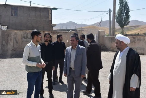 دکتر مشهدی سرپرست امور پردیس های دانشگاه فرهنگیان استان قزوین با حضور درمحل اردوی جهادی دانشجویان این دانشگاه در مناطق محروم شهرستان آوج از نزدیک درجریان فعالیت های آنان قرار گرفت. 4