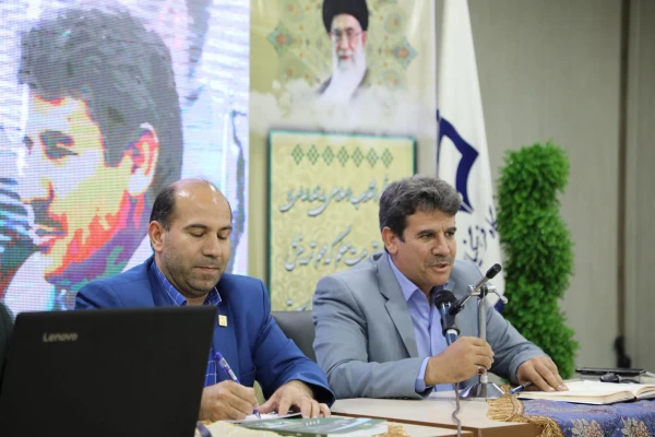 پژوهش کیفی و هدفمند پیش شرط تربیت معلم پژوهنده
 3