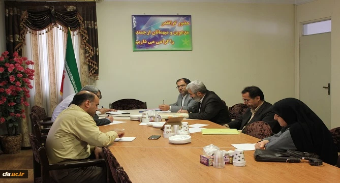 نشست معاونین آموزشی و مدیران گروه های آموزشی با سرپرست مدیریت امور پردیس های استان همدان 2