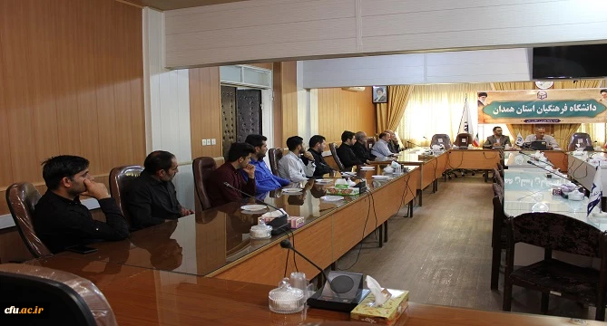 نیروهای بخش خدمات از شریف ترین کارکنان دانشگاه هستند و زحمات زیادی را متقبل می شوند 3