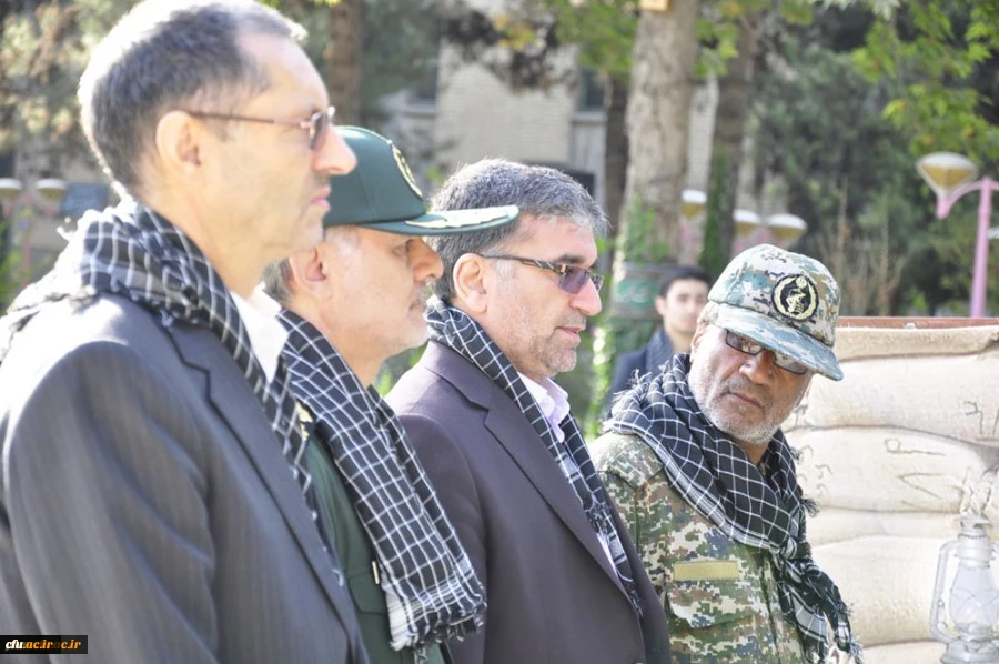 گزارش تصویری از صبحگاه مشترک در پردیس شهید بهشتی به مناسبت هفته دفاع مقدس