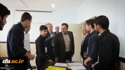 حضور دکتر تاج الدین صالحیان در محل ثبت نام دانشجومعلمان جدیدالورود پردیس شهید مدرس 