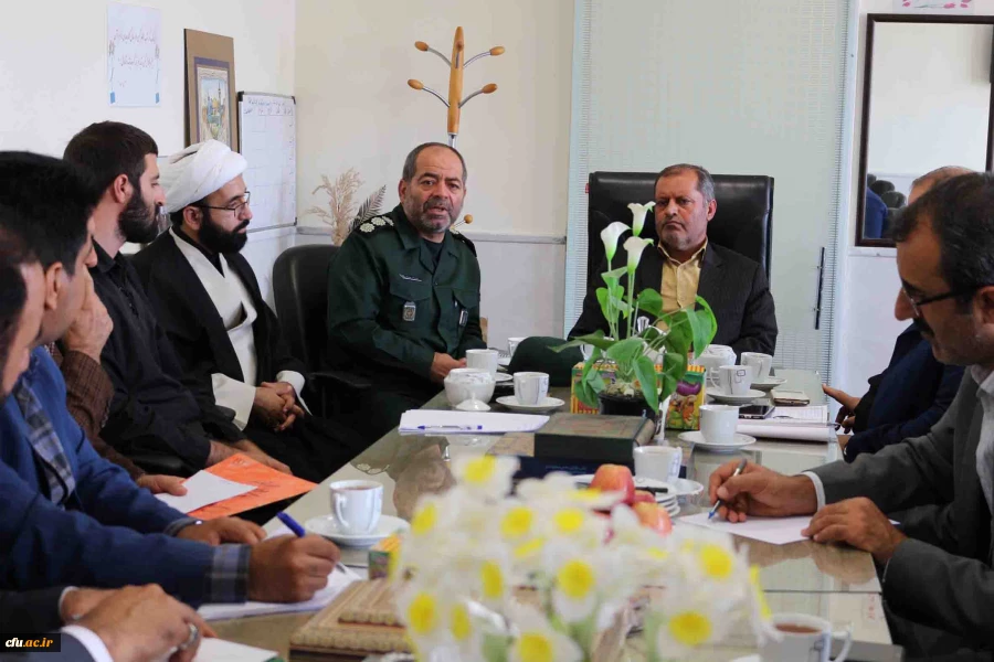 نشست صمیمانه سرهنگ شجاع معاونت تعلیم و تربیت قرار گاه پیشرفت و آبادانی سپاه با دکتر صفرزاده سرپرست دانشگاه فرهنگیان خراسان شمالی در هفته دفاع مقدس 3