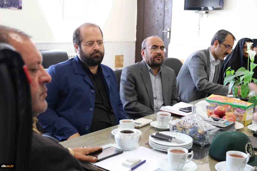 نشست صمیمانه سرهنگ شجاع معاونت تعلیم و تربیت قرار گاه پیشرفت و آبادانی سپاه با دکتر صفرزاده سرپرست دانشگاه فرهنگیان خراسان شمالی در هفته دفاع مقدس 5