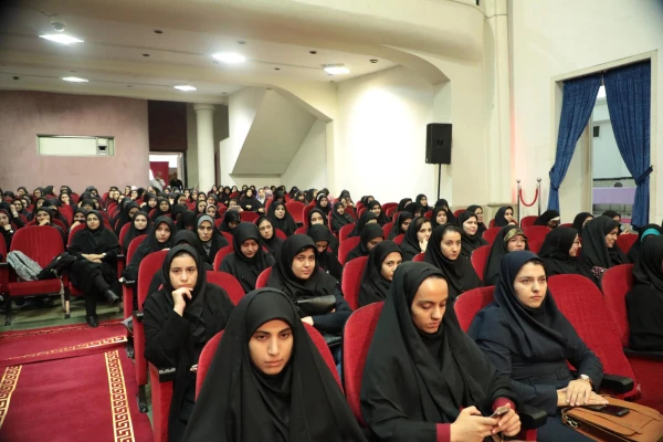 معلمی بهترین انتخاب است به آن عشق بورزید و هیچ وقت خود را با دیگران مقایسه نکنید
 7