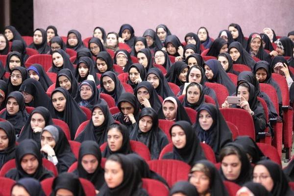 معلمی بهترین انتخاب است به آن عشق بورزید و هیچ وقت خود را با دیگران مقایسه نکنید
 9