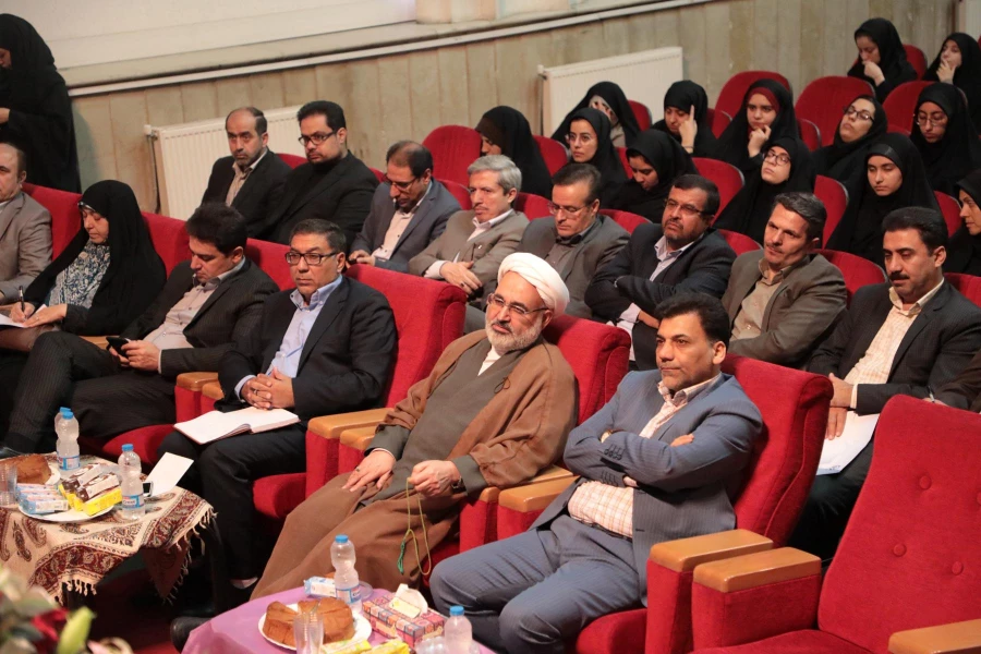 معلمی بهترین انتخاب است به آن عشق بورزید و هیچ وقت خود را با دیگران مقایسه نکنید
 10