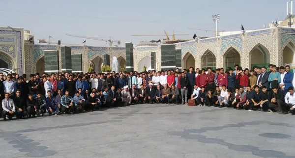مراسم استقبال از دانشجو معلمان نو ورود پردیس شهید بهشتی خراسان رضوی در حرم مطهر امام رضا(ع)