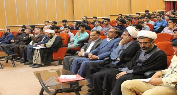 علم آموزی ، تهذیب نفس و خودسازی از اولویت هایی است که باید برای دانشجو معلمان بسیار حائز اهمیت باشد. 4