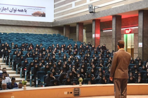 آیت الله ناصری در آئین استقبال از نو دانشجو معلمان دانشگاه فرهنگیان یزد:

تحول در آموزش و پرورش وظیفه تمام افراد است.
 5