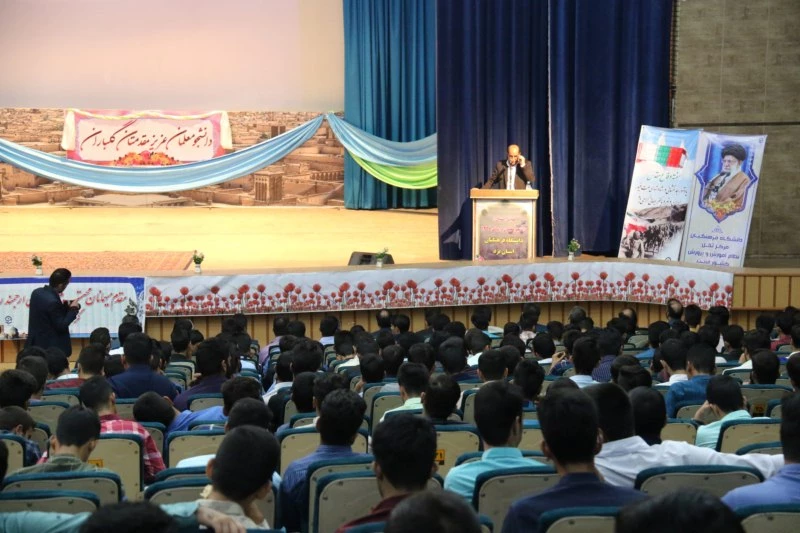 آیت الله ناصری در آئین استقبال از نو دانشجو معلمان دانشگاه فرهنگیان یزد:

تحول در آموزش و پرورش وظیفه تمام افراد است.
 10