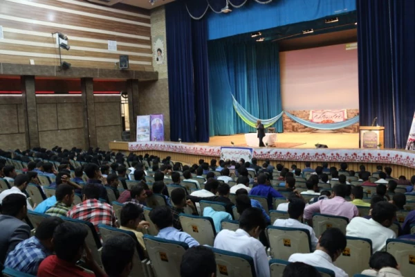 آیت الله ناصری در آئین استقبال از نو دانشجو معلمان دانشگاه فرهنگیان یزد:

تحول در آموزش و پرورش وظیفه تمام افراد است.
 16