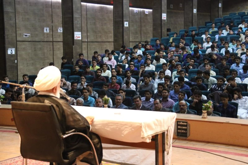 آیت الله ناصری در آئین استقبال از نو دانشجو معلمان دانشگاه فرهنگیان یزد:

تحول در آموزش و پرورش وظیفه تمام افراد است.
 18